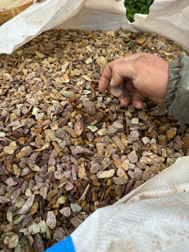 Златолит персиковый декоративная каменная крошка купить в Юрюзани