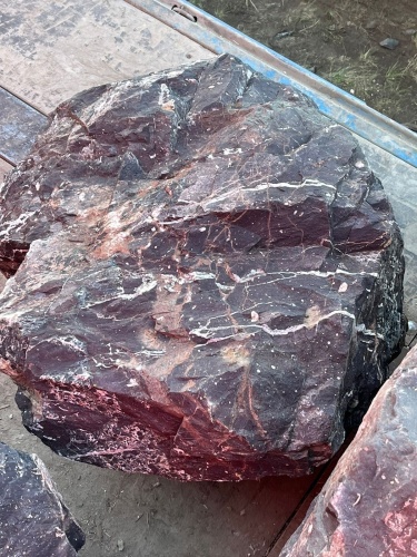 Камни для ландшафтного дизайна красно-фиолетовые 10-60 килограмм купить в Юрюзани