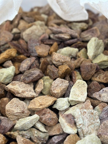 Златолит персиковый декоративная каменная крошка купить в Юрюзани