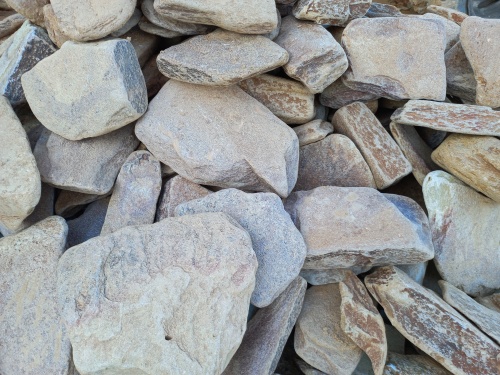 Златолит жёлтый, жёлто-зелёный глыбки и валуны для ланшафтного дизайна купить в Юрюзани