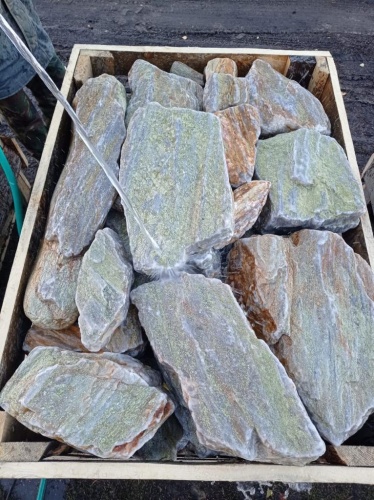Златолит жёлтый, жёлто-зелёный глыбки и валуны для ланшафтного дизайна купить в Юрюзани