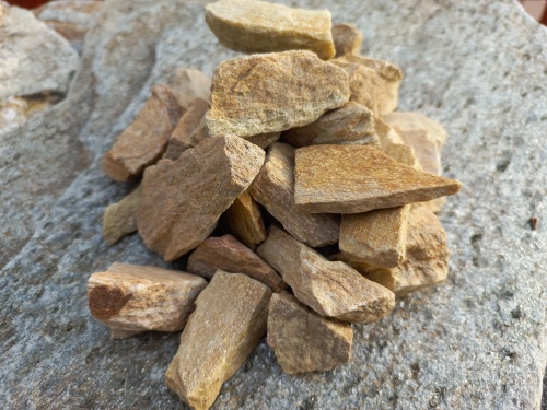 Златолит жёлтый декоративная каменная крошка купить в Юрюзани