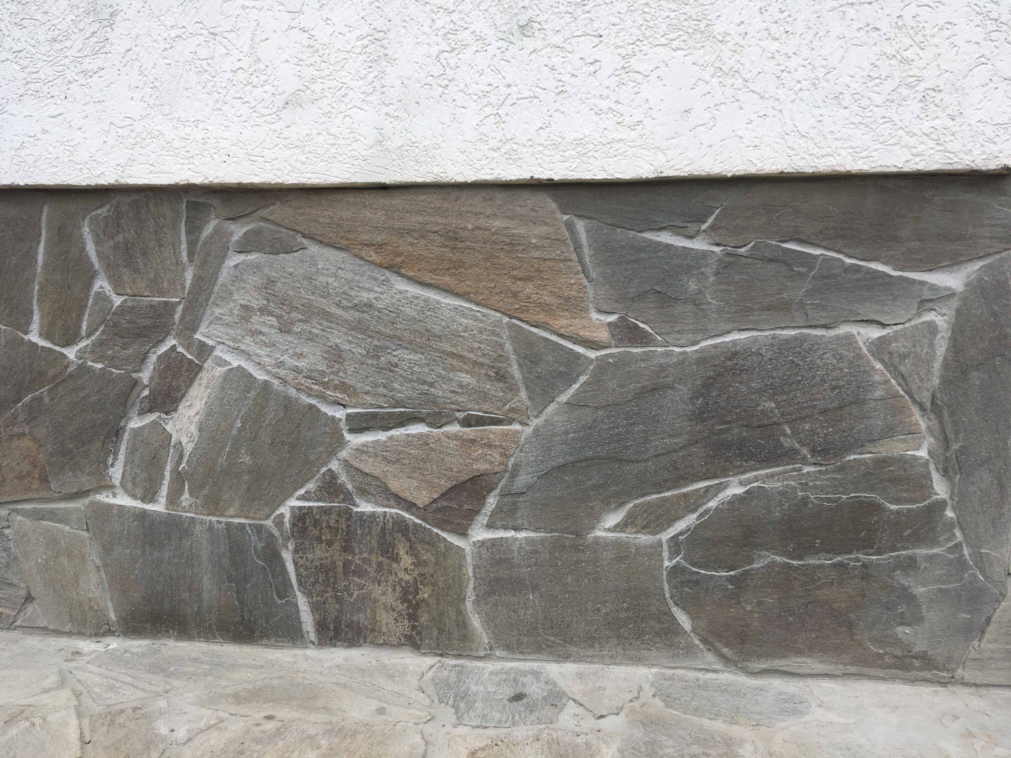 Плитняк златолит Уральский для цоколя, отмостки купить в Юрюзани