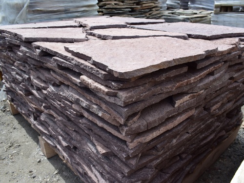 Плитняк лемезит бордовый для облицовки цоколя 20-25 мм  купить в Юрюзани