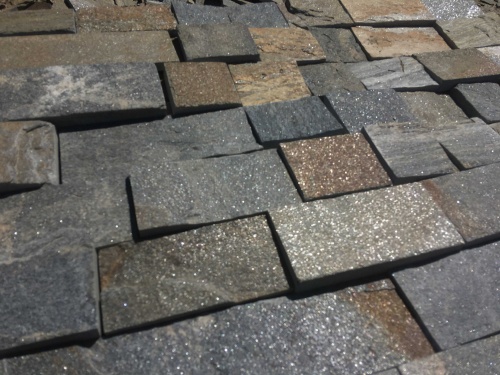 Плитка пилёная златолит Уральский для цоколя, отмостки купить в Юрюзани