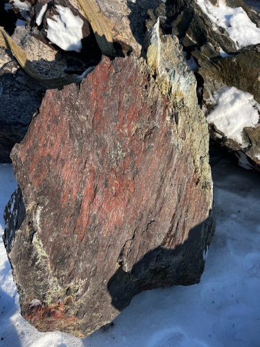 Ландшафтные глыбы красно-фиолетовые 200-1000 килограмм купить в Юрюзани