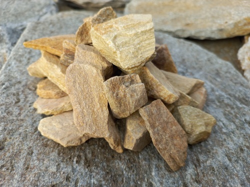 Златолит жёлтый декоративная каменная крошка купить в Юрюзани