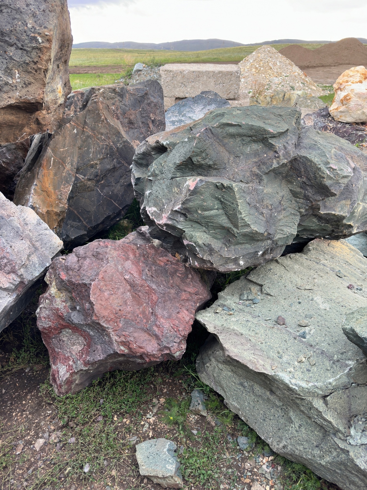 Камни для ландшафтного дизайна зелёные 10-60 килограмм купить в Юрюзани