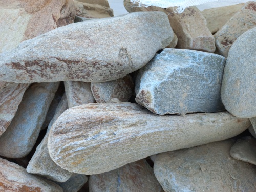 Златолит жёлтый, жёлто-зелёный глыбки и валуны для ланшафтного дизайна купить в Юрюзани