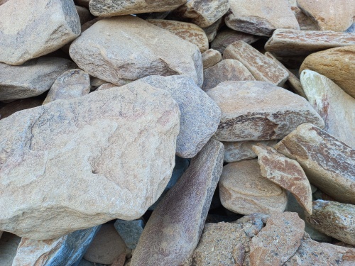 Златолит жёлтый, жёлто-зелёный глыбки и валуны для ланшафтного дизайна купить в Юрюзани