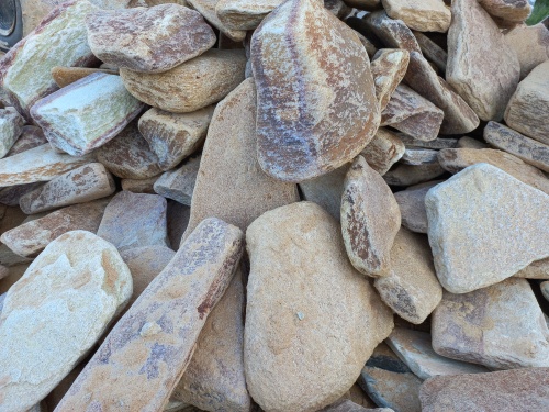 Златолит жёлтый, жёлто-зелёный глыбки и валуны для ланшафтного дизайна купить в Юрюзани