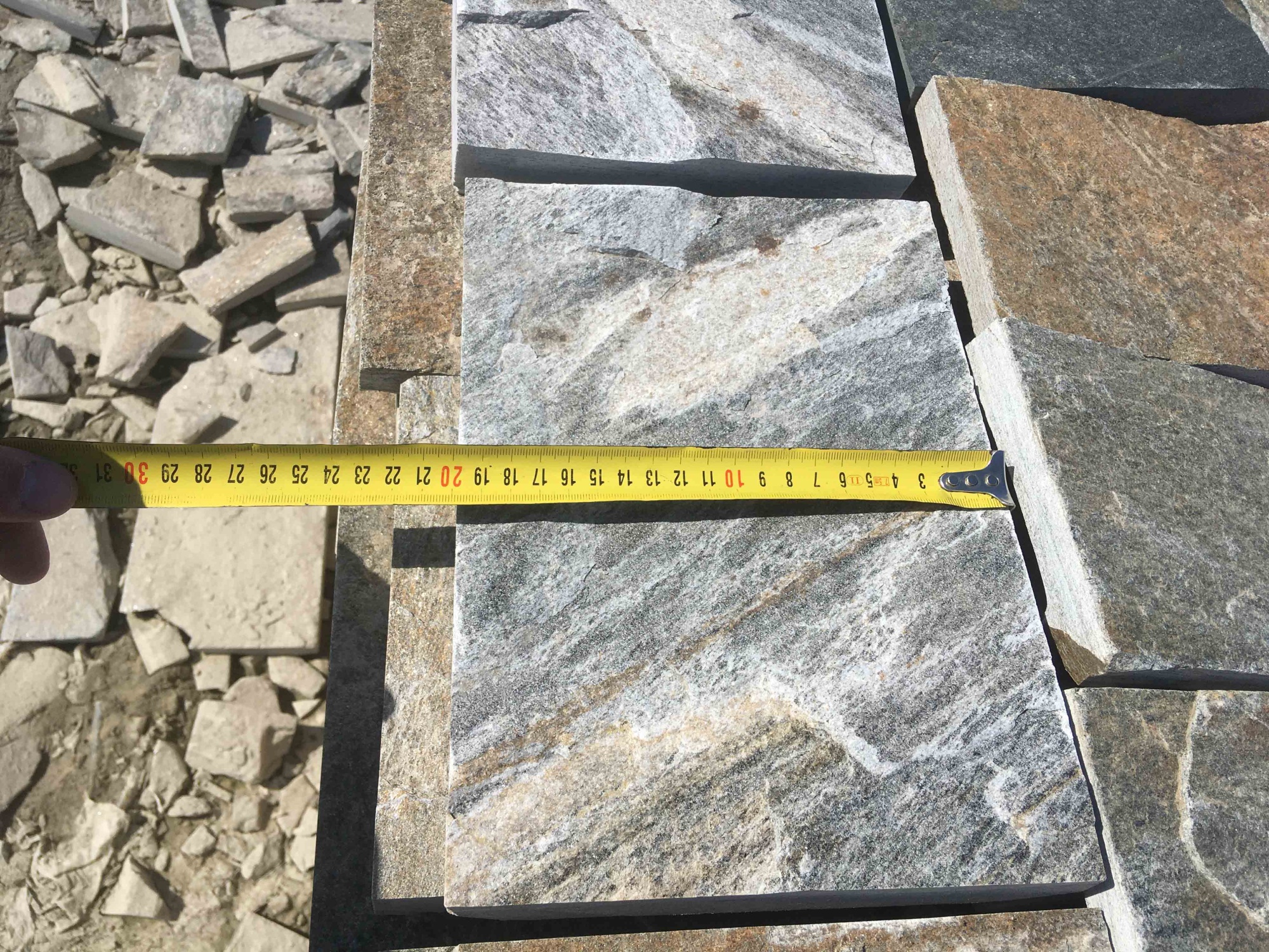 Плитка пилёная златолит Уральский для цоколя, отмостки купить в Юрюзани