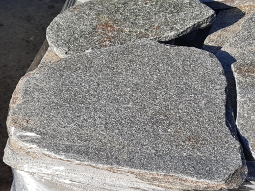 Златолит серебристый галтованный для лестниц купить в Юрюзани