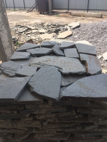 Златолит серебристый галтованный для лестниц купить в Юрюзани